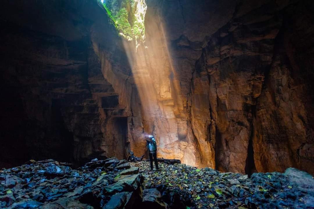 Отель Camp La Gruta Del Duende Куэцалан-дель-Прогресо Экстерьер фото